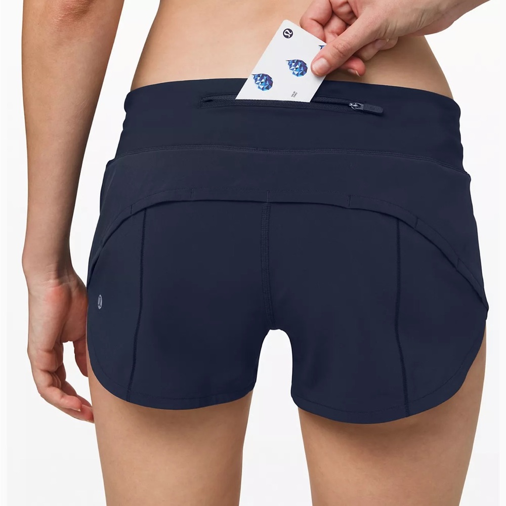 Lulu Lemon Speed up Low- Rise Lined Short 2.5”